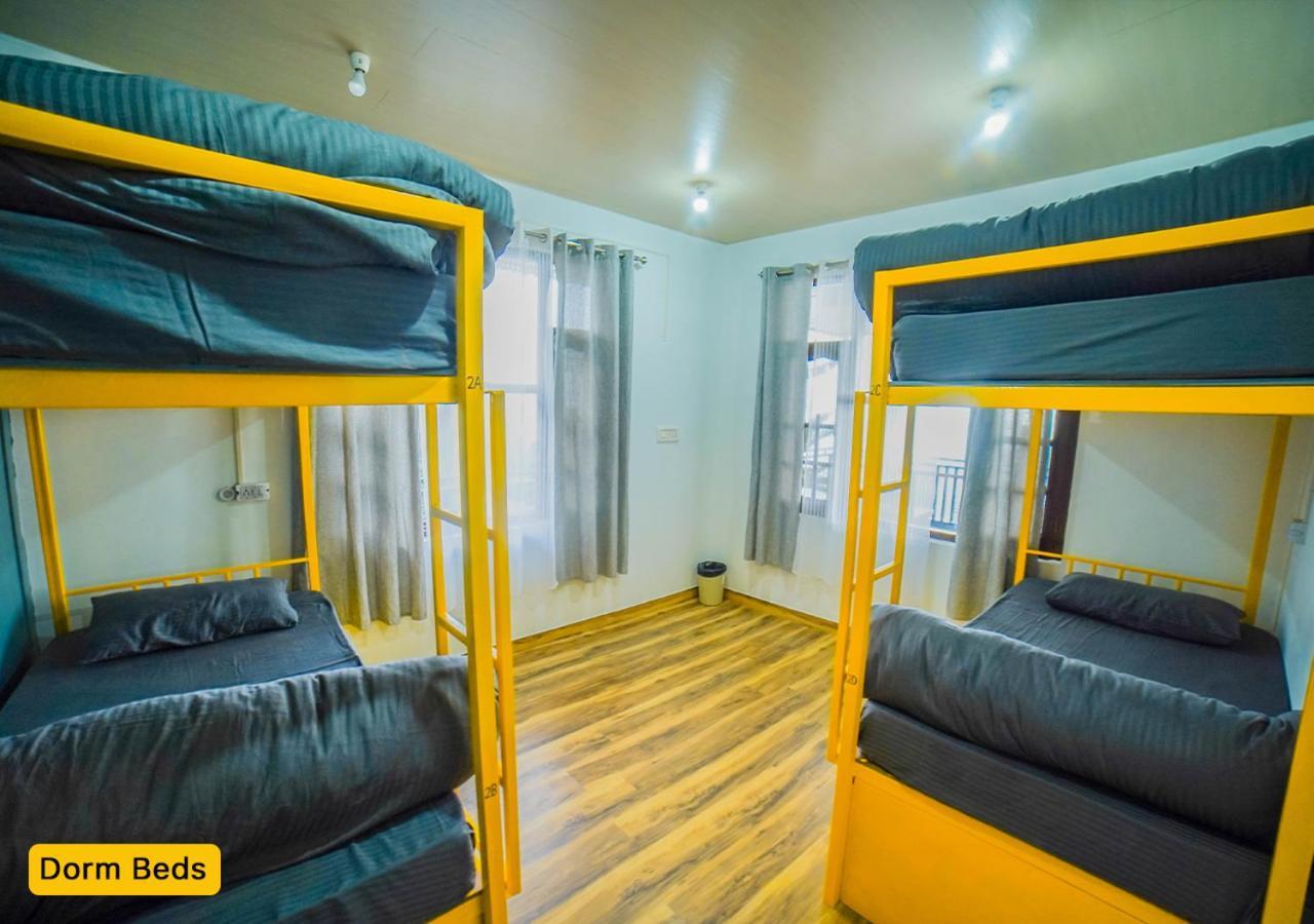 Young Monk Hostel & Cafe Dharamkot МакЛеод Ганж Екстериор снимка