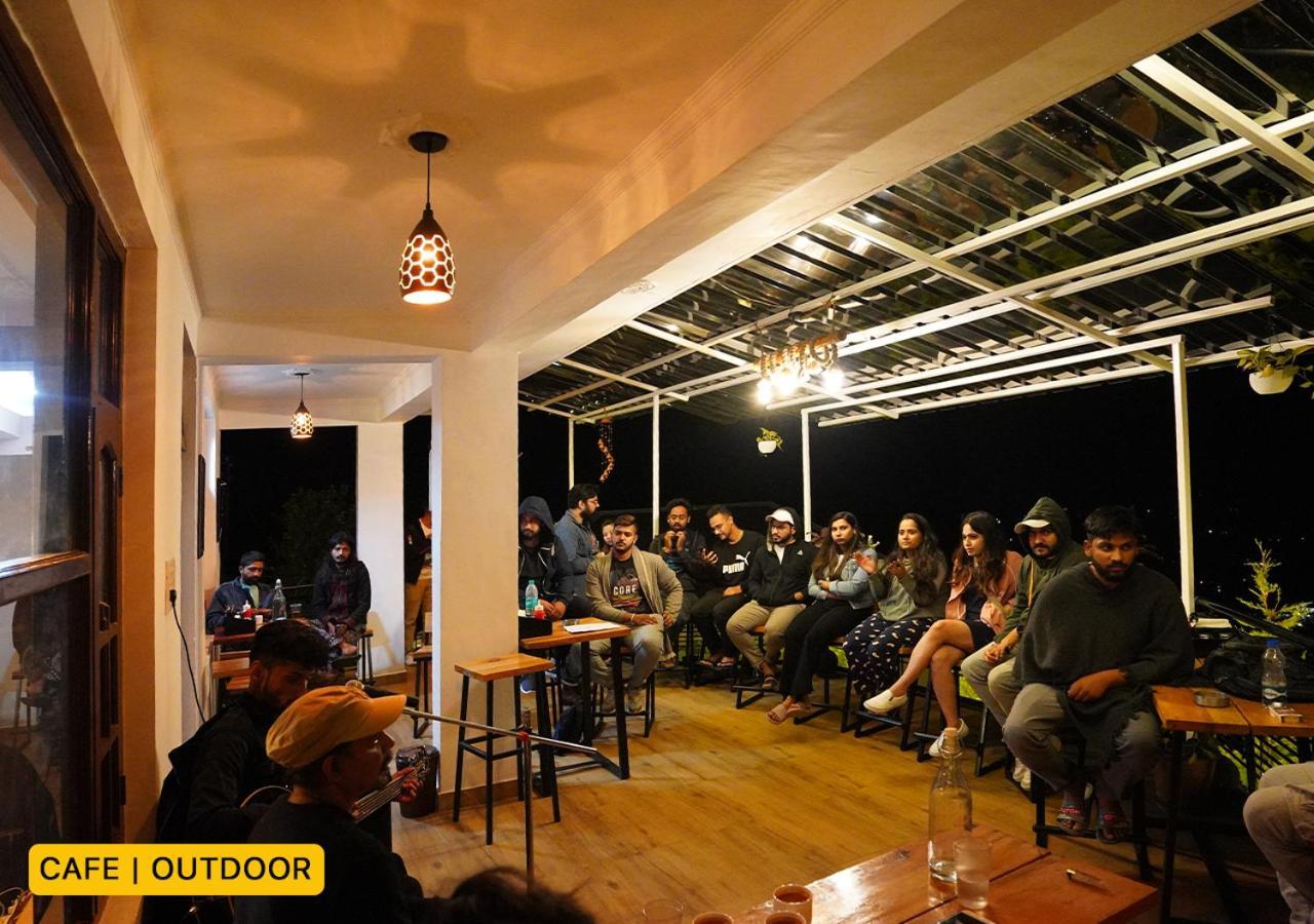 Young Monk Hostel & Cafe Dharamkot МакЛеод Ганж Екстериор снимка